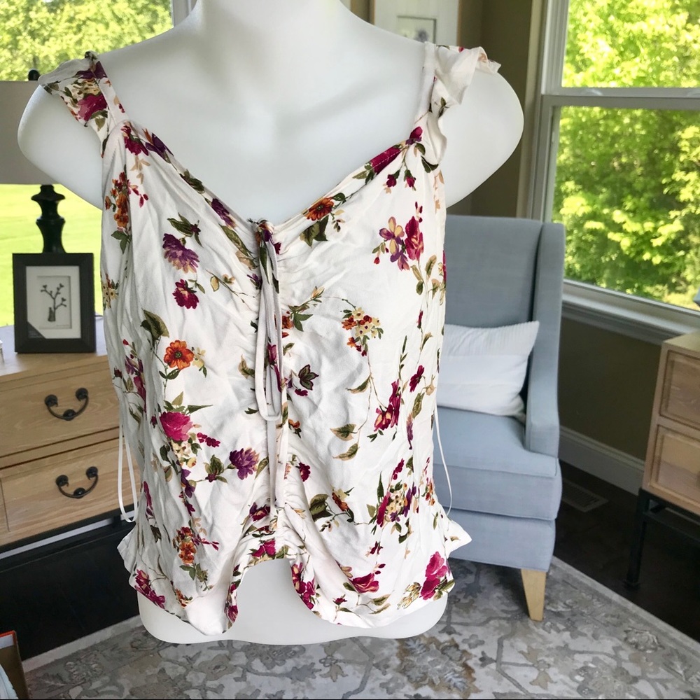 {Wayf} NWT Off Shoulder Top - Picture 4 of 8